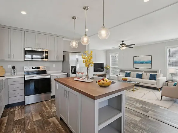 1605 American Dr, Cleburne, TX 76033