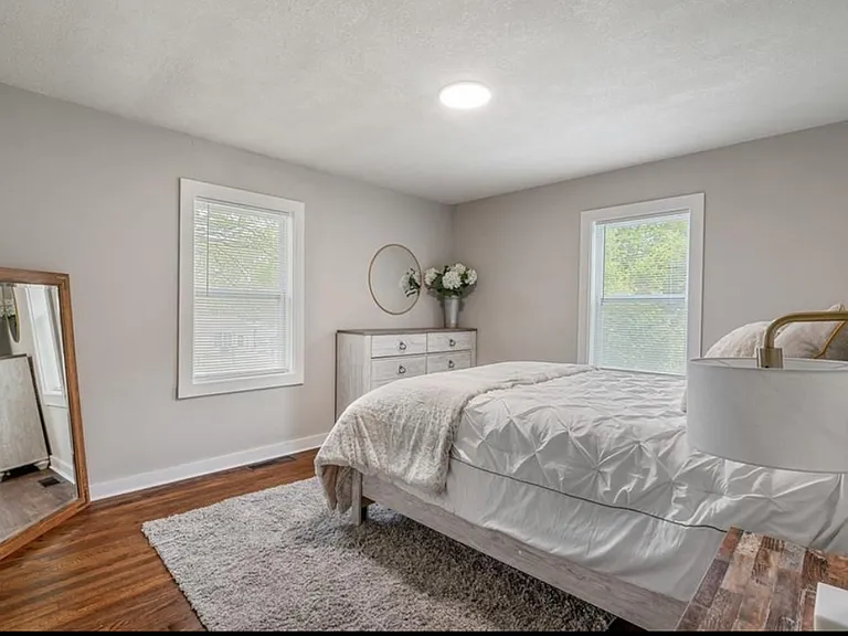 601 E Eisenhower Rd — Photo 6