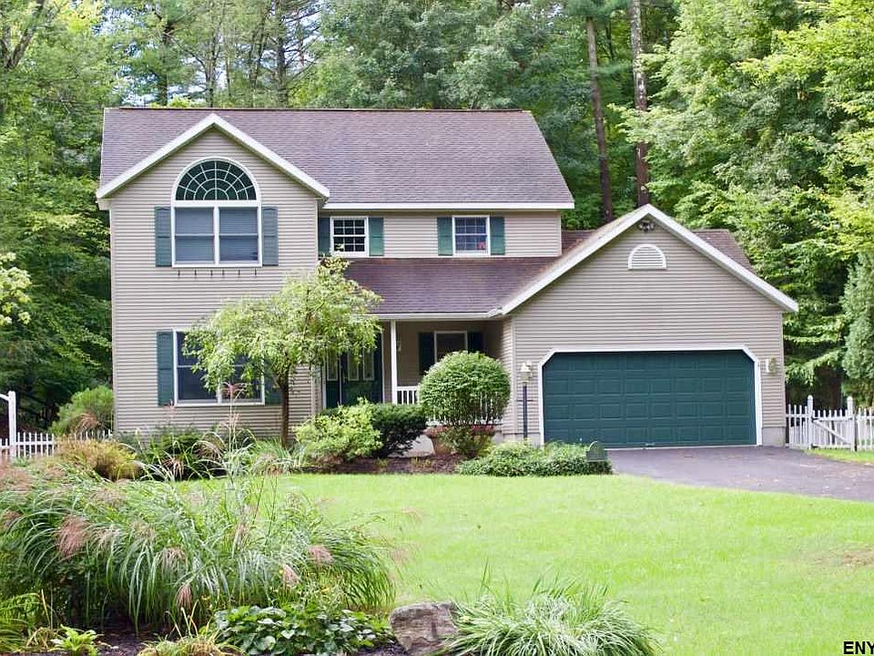 1st image of 61 Fieldstone Dr