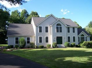 9 Gilmore Ln, Amherst, NH 03031