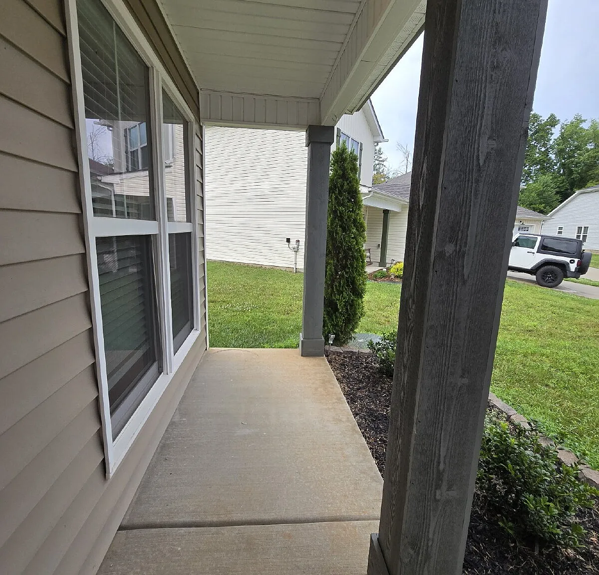 3 bed, 2.5 bath, 1449 sqft, $1,895 — Photo 2
