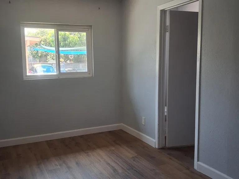 117 S 5th St — Photo 13