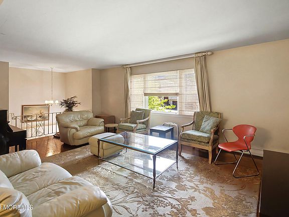 3rd image of 444 W Lookout Avenue