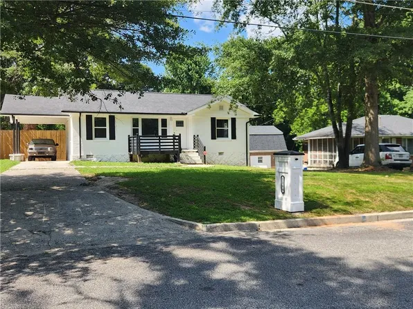 1064 Helen St, Forest Park, GA 30297