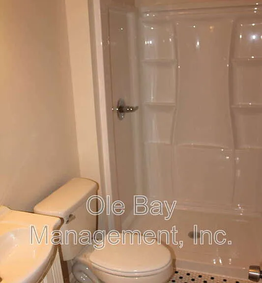 1002 Centerwood Dr — Photo 4