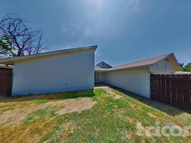 725 Villa Ridge Dr — Photo 14