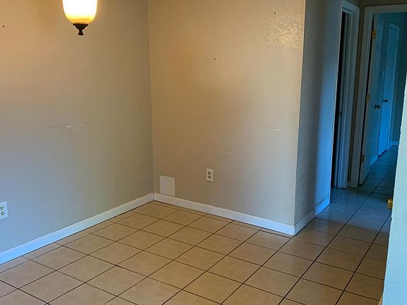 5th image of 3305 Spruce St #4