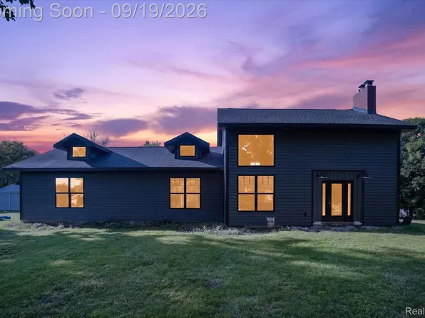 10215 W Mount Morris Rd, Flushing, MI 48433