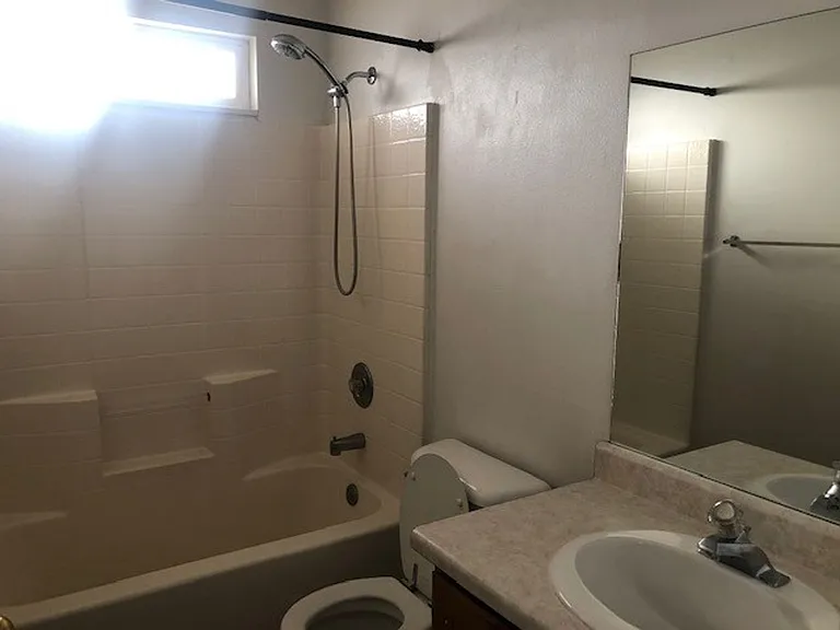 67 N 200 E #1-4 — Photo 9