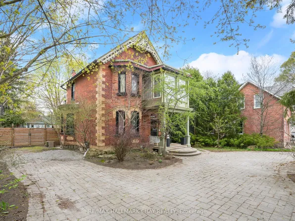 134 Victoria St E, New Tecumseth, ON L9R 1K6