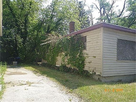 2nd image of 15700 Westbrook St