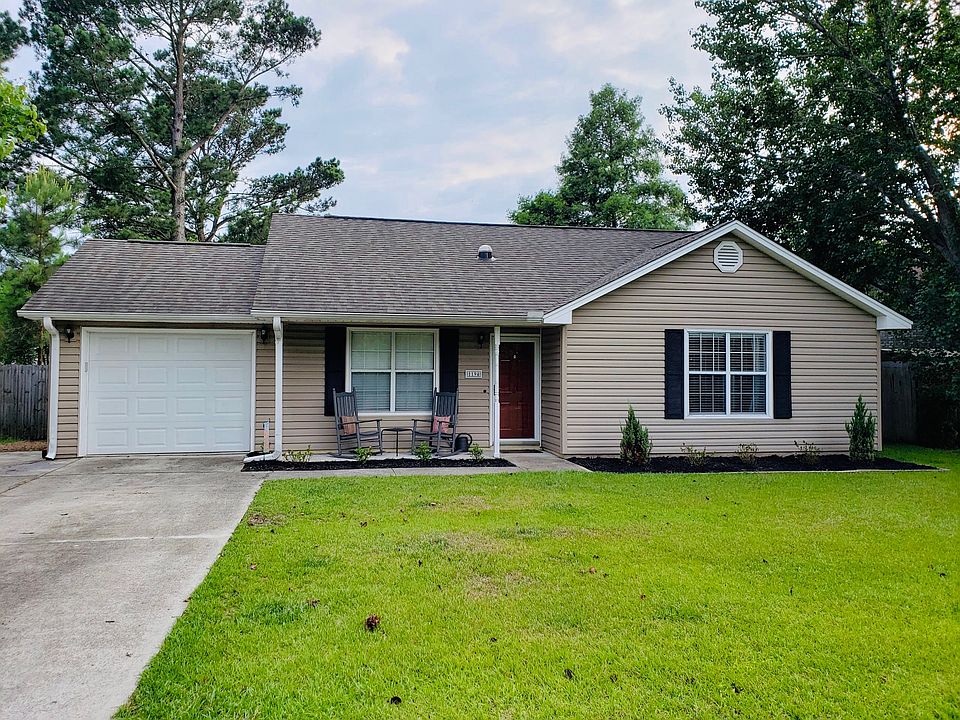 Front of Home- New Mulch