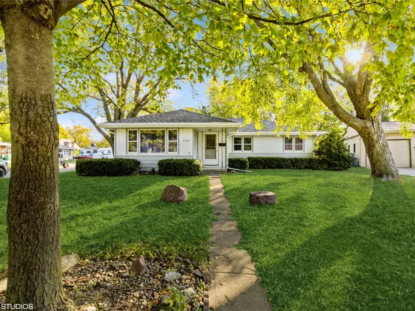 902 W Court Ave, Winterset, IA 50273