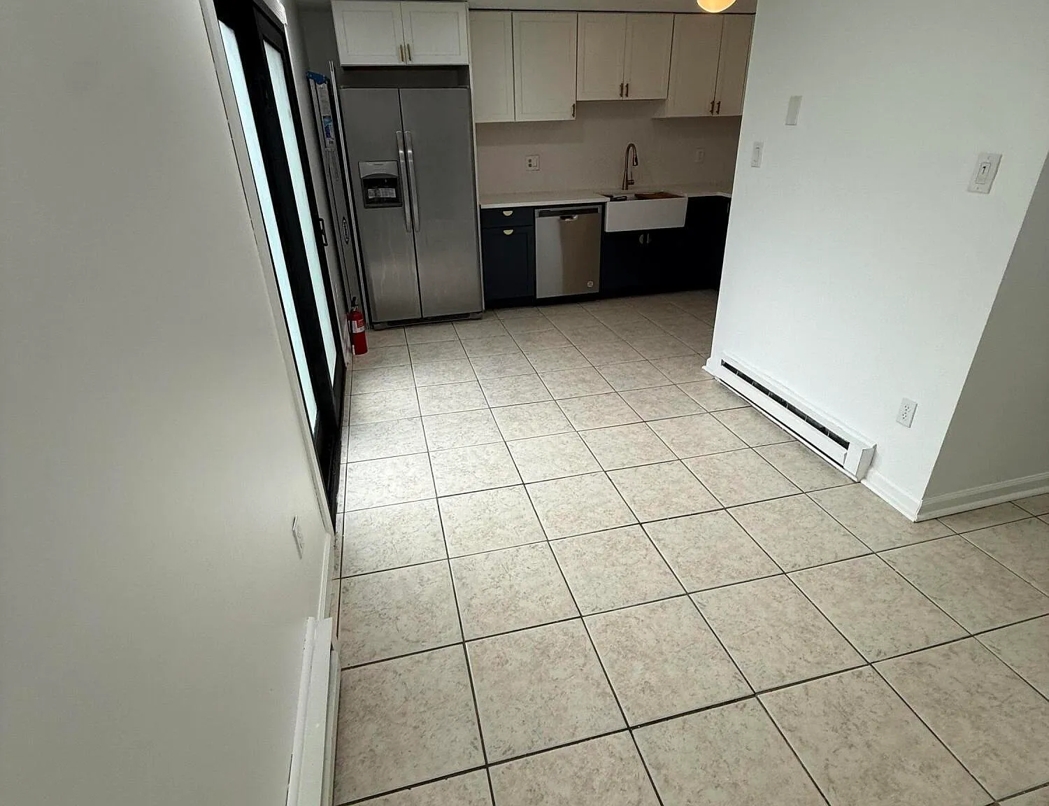 3 bed, 1.5 bath, 1080 sqft, $2,700 — Photo 3