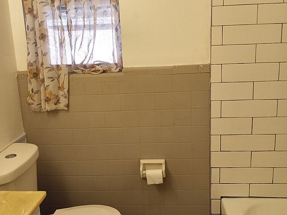 4th image of 708 Leslie Dr