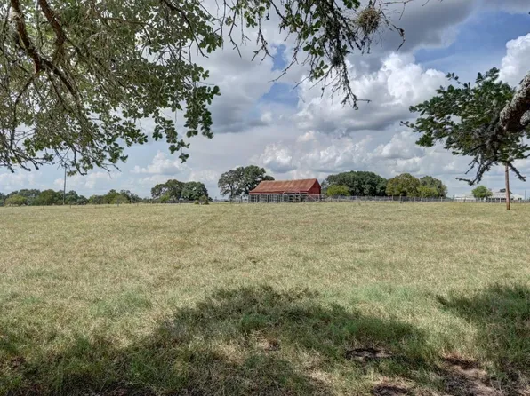 8000 Boehnemann Rd, Brenham, TX 77833