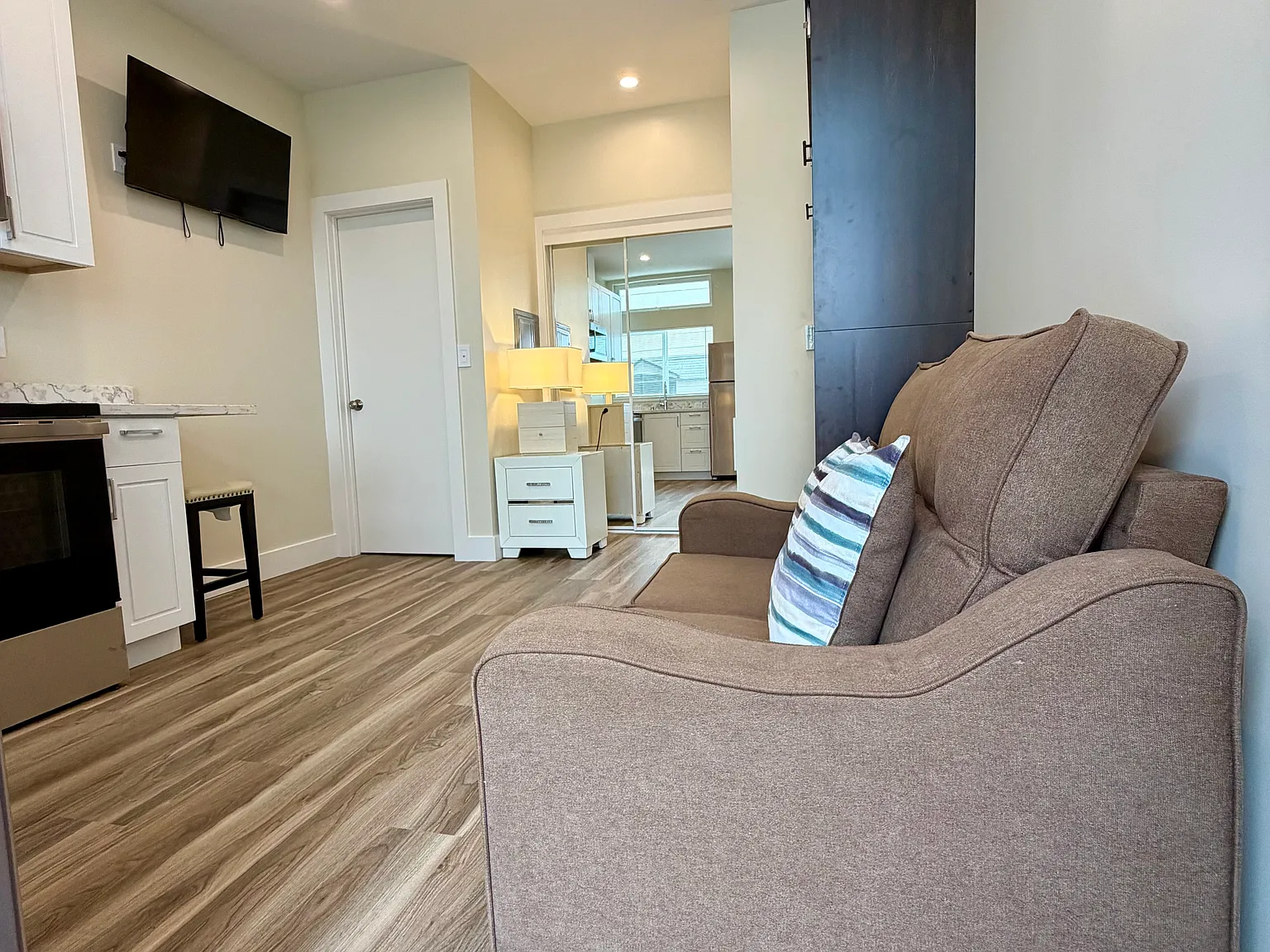 Studio, $2,875 — Photo 2