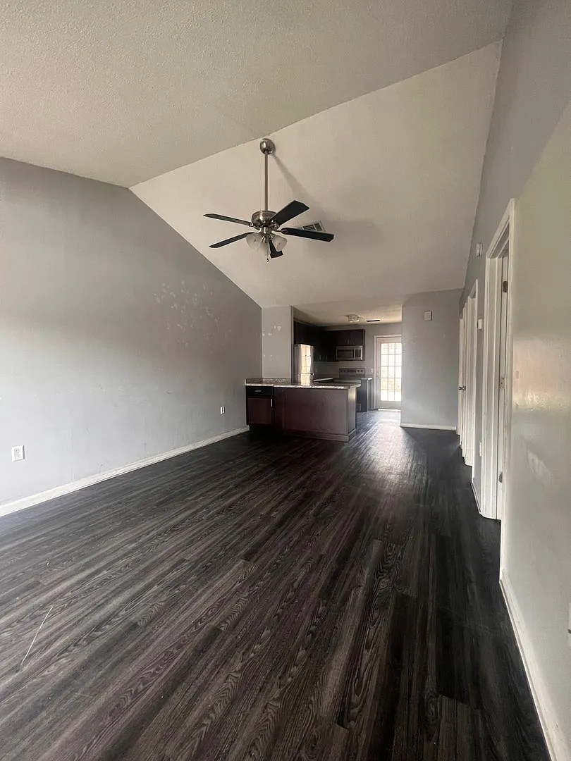 Building Photo - 140 Lanier Dr #152
