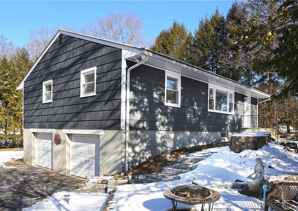 1st image of 15 Galloway Ln