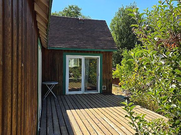 3rd image of 248 Squaw Valley Rd