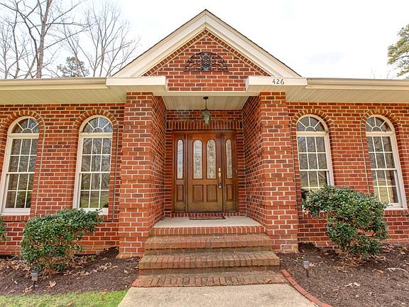 3rd image of 426 Hazelnut Dr