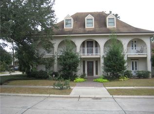 201 Ridgewood Dr, Metairie, LA 70005