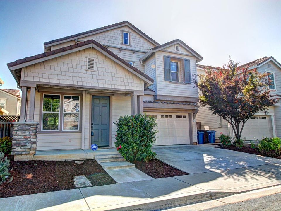 1st image of 34174 Valle Dr