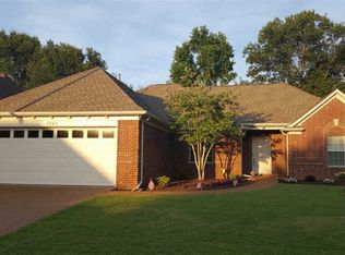 1348 River Bank Dr, Collierville, TN 38017