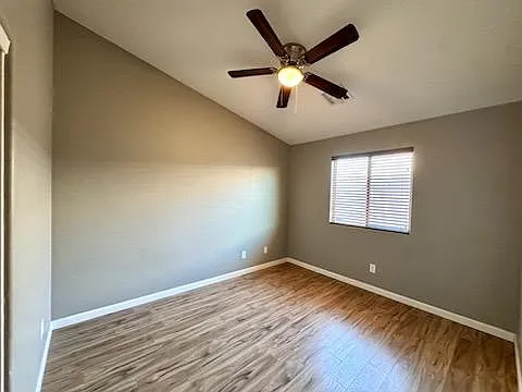 2452 W Tamarisk Ave — Photo 9