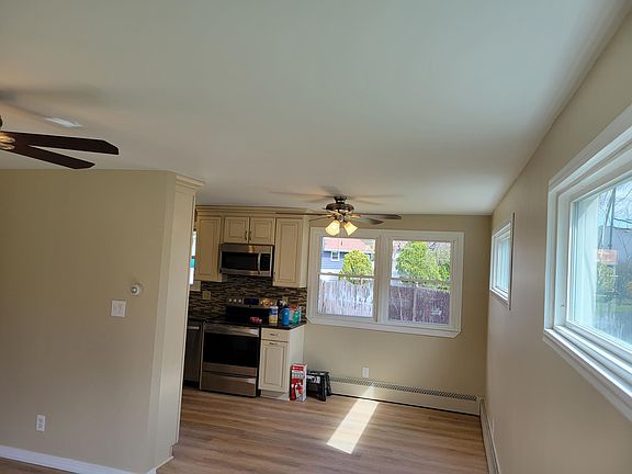 Dining area off kitchen