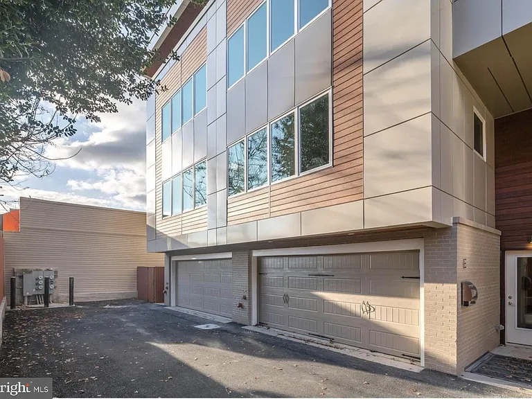 1212 E Susquehanna Ave #E — Photo 1