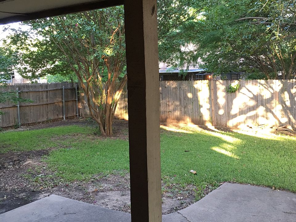 1st image of 1817 Willow Park Dr
