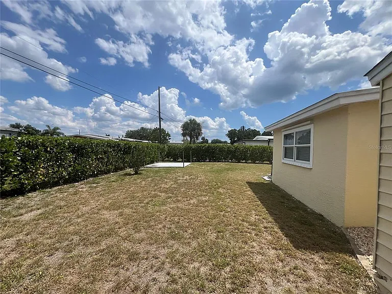 2472 Picnic St — Photo 33