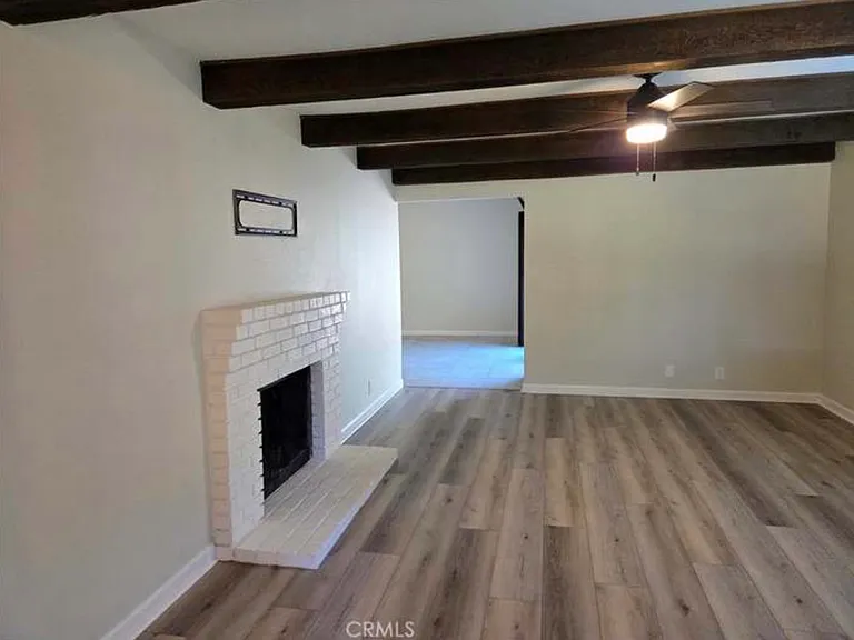 806 Alynn Way #B — Photo 4
