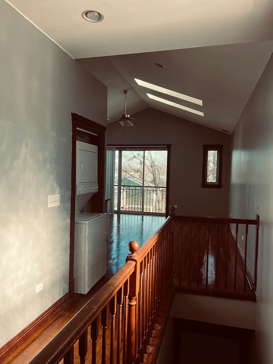 Building Photo - 8036 S Kingston Ave #3