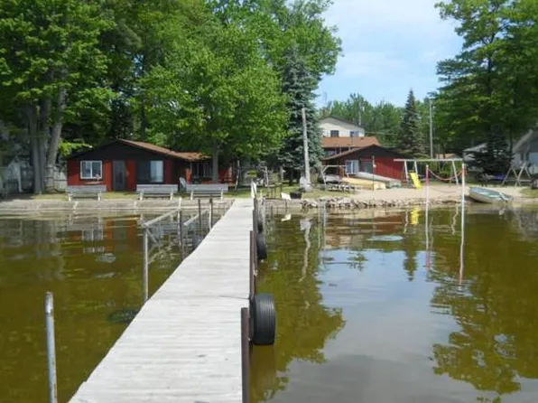 3881 E Houghton Lake Dr, Houghton Lake, MI 48629