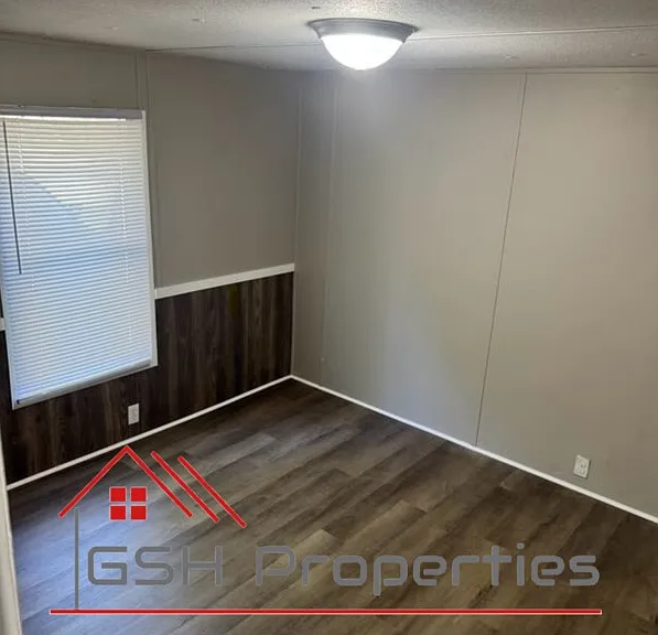 24 Camelot Ln #1 — Photo 1