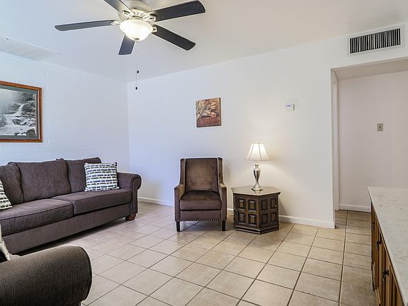 4th image of 819 E Diana Ave