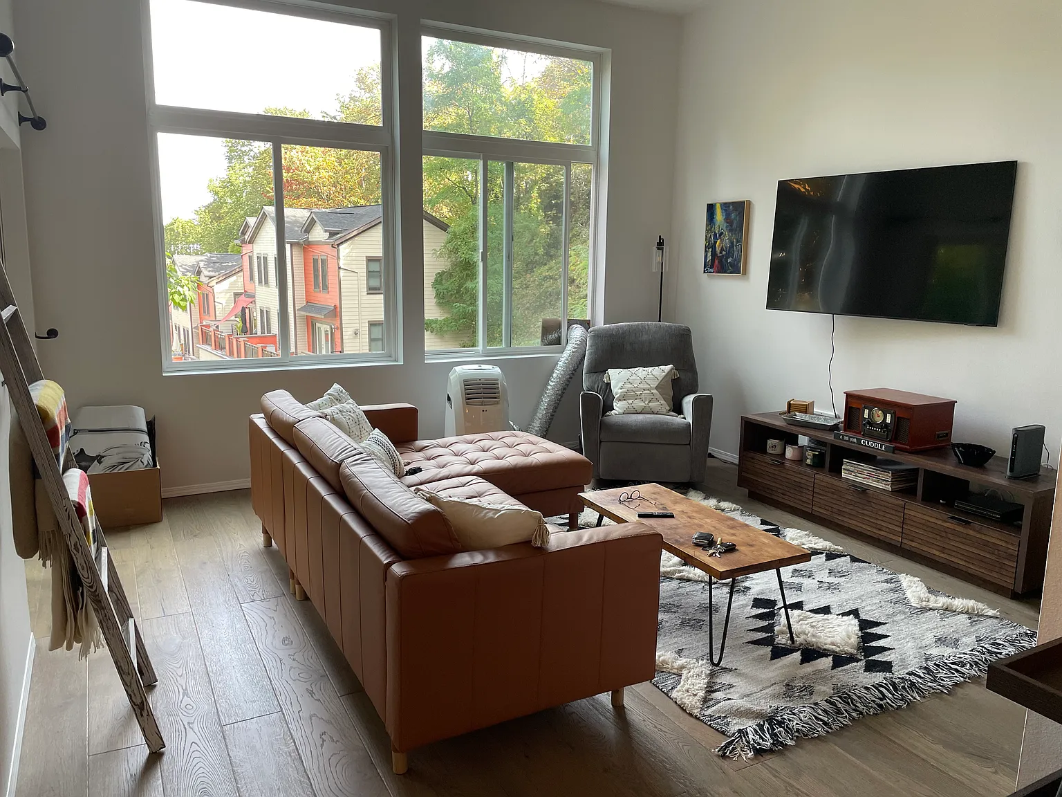 1 bed, 660 sqft, $2,200 — Photo 1