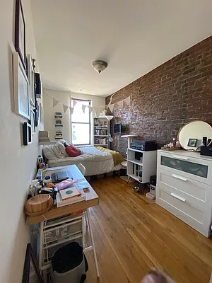 Rented by R New York | media 11