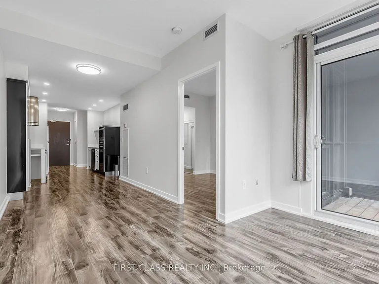 38 Dan Leckie Way #715 — Photo 5