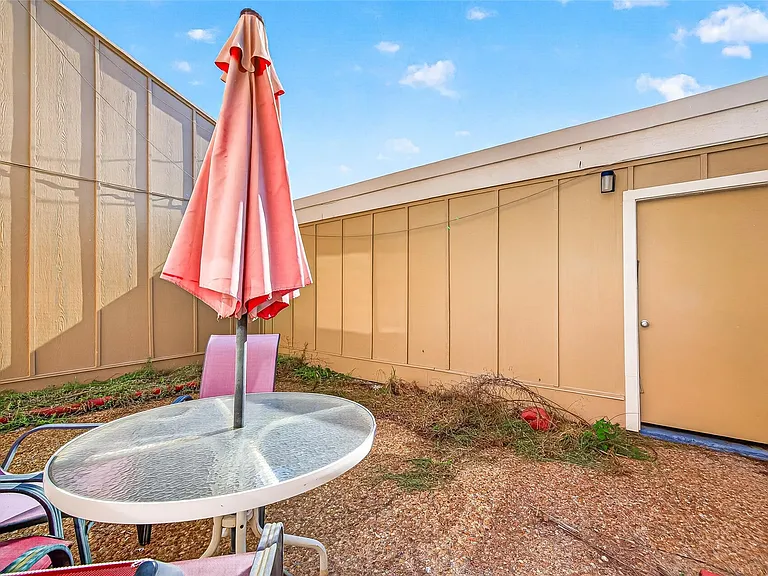 11677 Village Place Dr — Photo 40