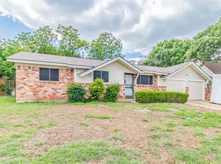 1904 Shelman Trl, Fort Worth, TX 76112