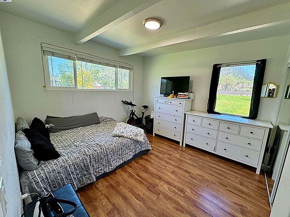 4th image of 346 Glass Mountain Ln