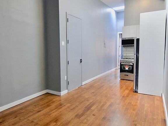 3rd image of 258 Jefferson St APT 3L
