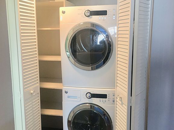 3rd image of 5807 Laurel Canyon Blvd APT 302