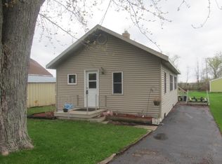 5480 Reighmoor Rd, Omro, WI 54963