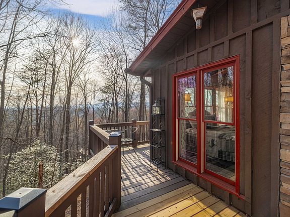 5th image of 766 Laurel Ridge Dr