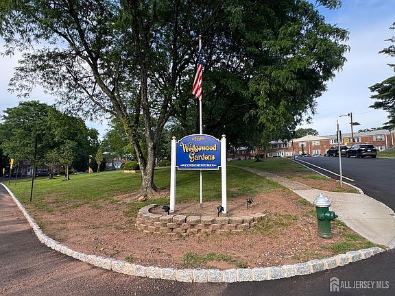 2nd image of 13 Wedgewood Dr APT 87