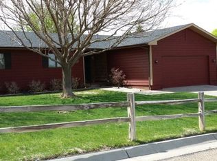 302 Willow Creek Dr, Lamar, CO 81052